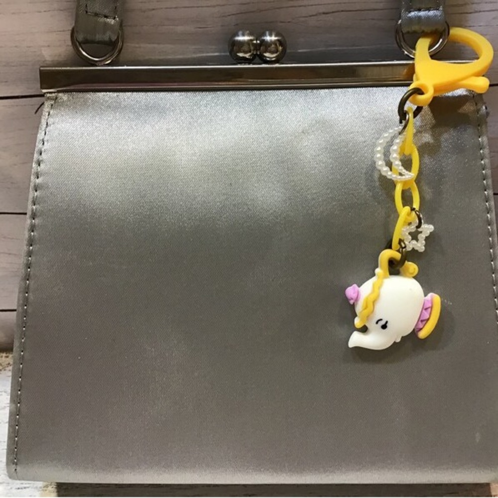 Mrs. Potts Keychain